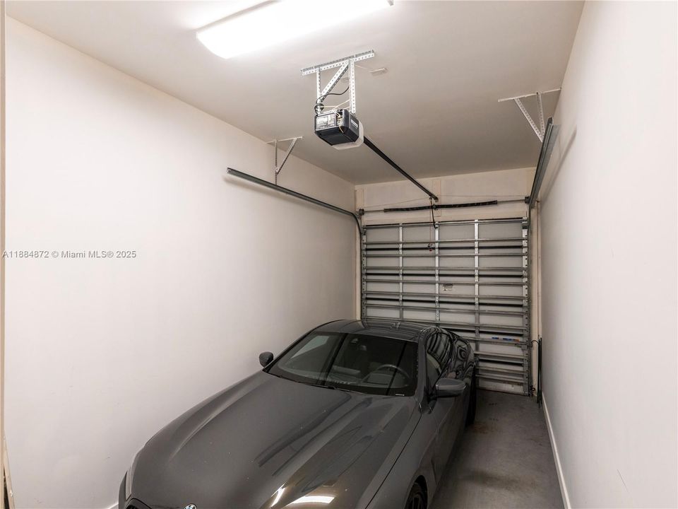 Active With Contract: $2,850,000 (4 beds, 4 baths, 2665 Square Feet)