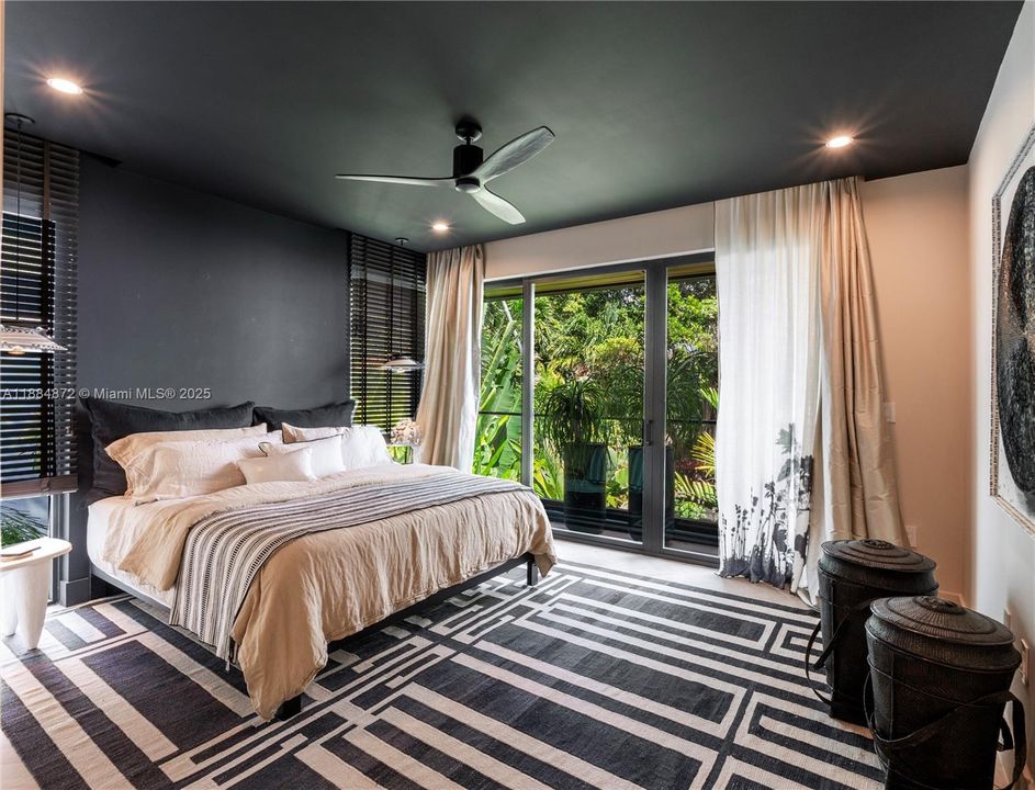 Active With Contract: $2,850,000 (4 beds, 4 baths, 2665 Square Feet)