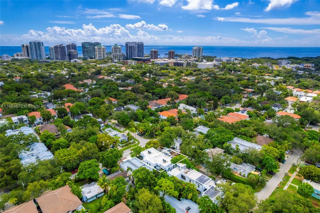 Active With Contract: $2,850,000 (4 beds, 4 baths, 2665 Square Feet)