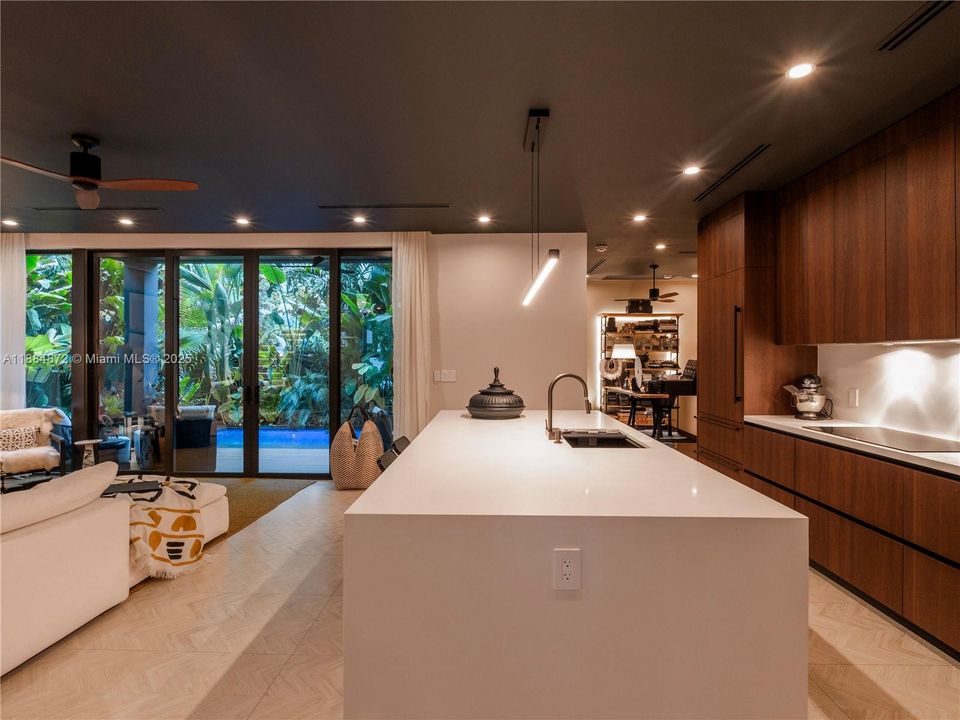 Active With Contract: $2,850,000 (4 beds, 4 baths, 2665 Square Feet)