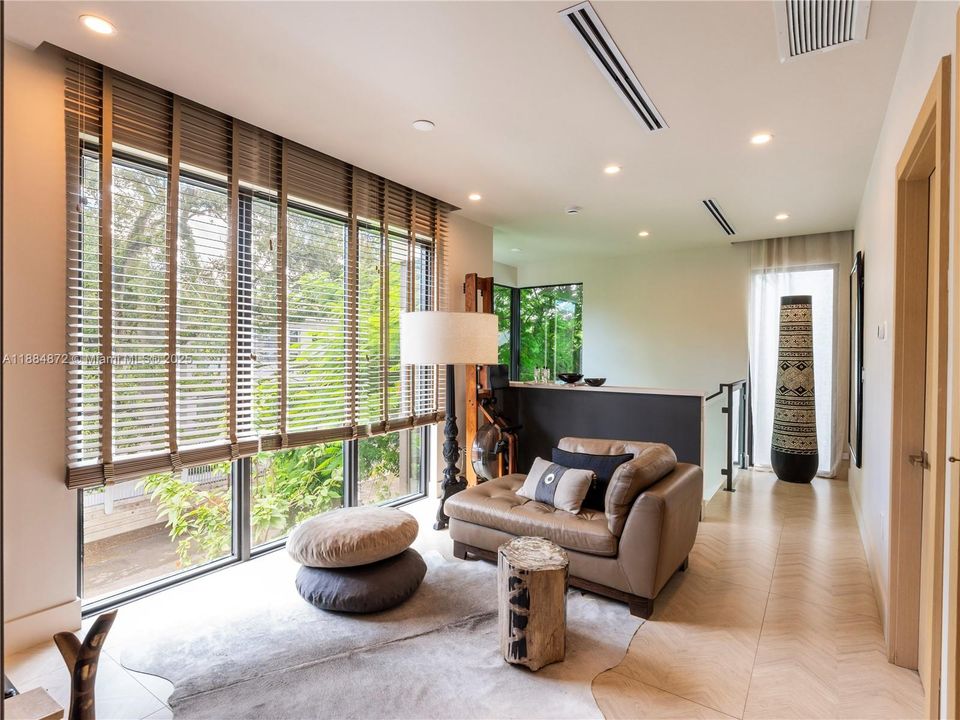 Active With Contract: $2,850,000 (4 beds, 4 baths, 2665 Square Feet)