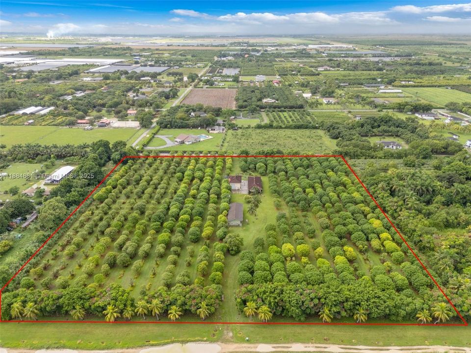 FRONT ENTRANCE TO THE PROPERTY