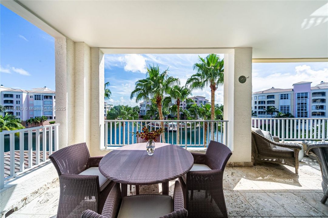 最近租的: $9,000 (2 贝兹, 2 浴室, 1450 平方英尺)