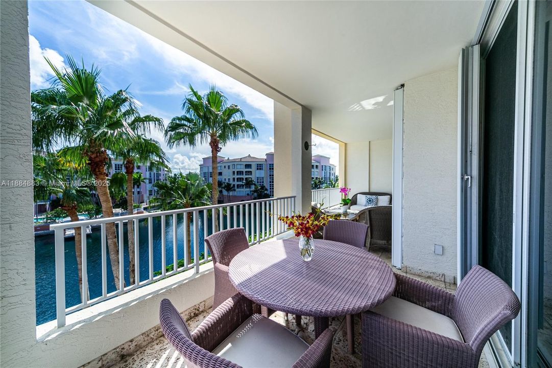 最近租的: $9,000 (2 贝兹, 2 浴室, 1450 平方英尺)