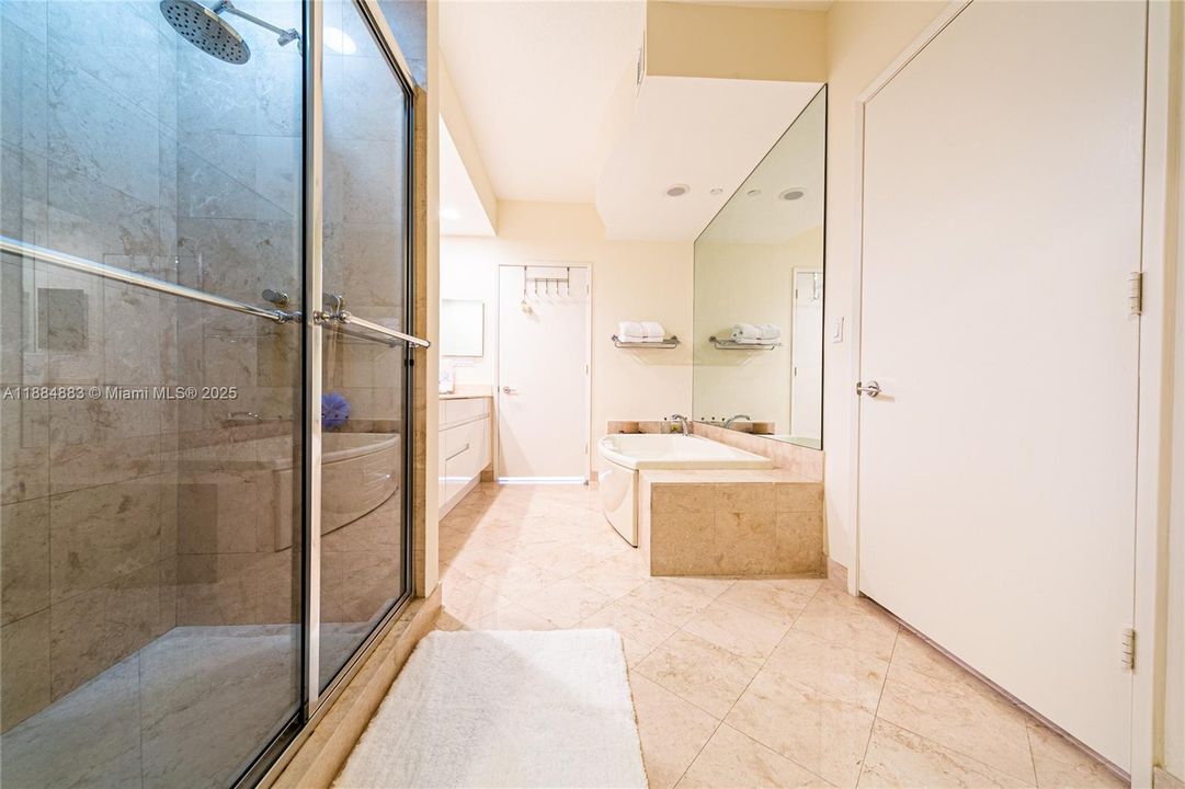 最近租的: $9,000 (2 贝兹, 2 浴室, 1450 平方英尺)