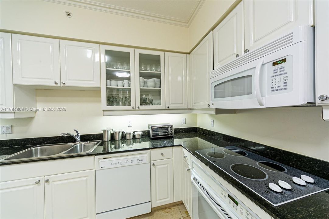 最近租的: $9,000 (2 贝兹, 2 浴室, 1450 平方英尺)