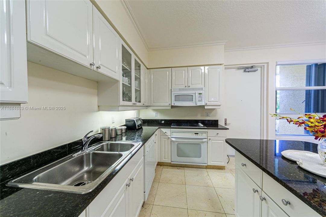 最近租的: $9,000 (2 贝兹, 2 浴室, 1450 平方英尺)