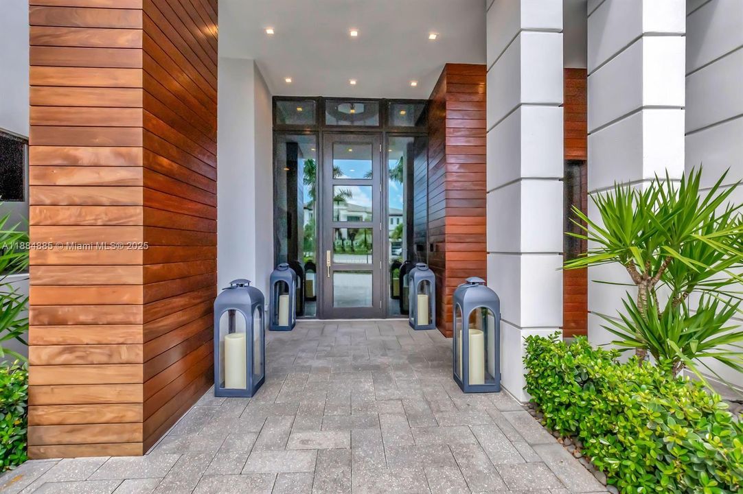 В аренду: $40,000 (6 спален, 6 ванн, 7769 Квадратных фут)