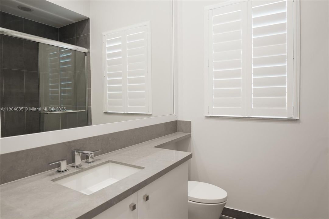 В аренду: $40,000 (6 спален, 6 ванн, 7769 Квадратных фут)