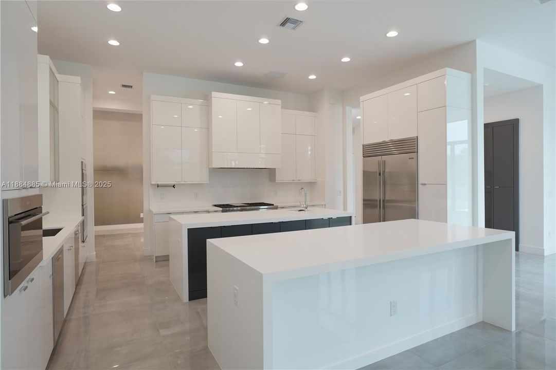 В аренду: $40,000 (6 спален, 6 ванн, 7769 Квадратных фут)