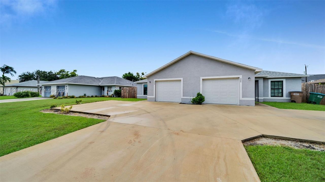 出租: $1,750 (3 贝兹, 2 浴室, 1200 平方英尺)