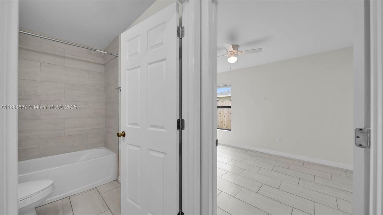 出租: $1,750 (3 贝兹, 2 浴室, 1200 平方英尺)