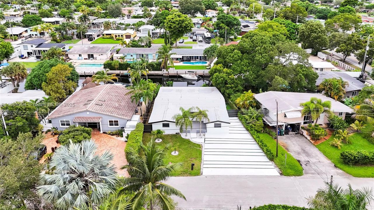 Recently Rented: $5,950 (5 beds, 3 baths, 2353 Square Feet)