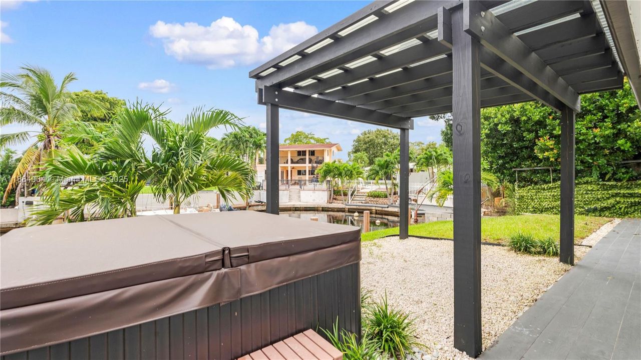 Recently Rented: $5,950 (5 beds, 3 baths, 2353 Square Feet)