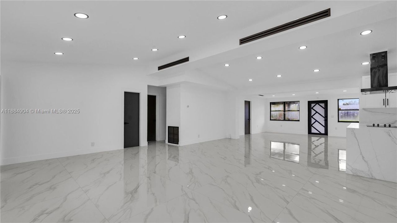 Recently Rented: $5,950 (5 beds, 3 baths, 2353 Square Feet)