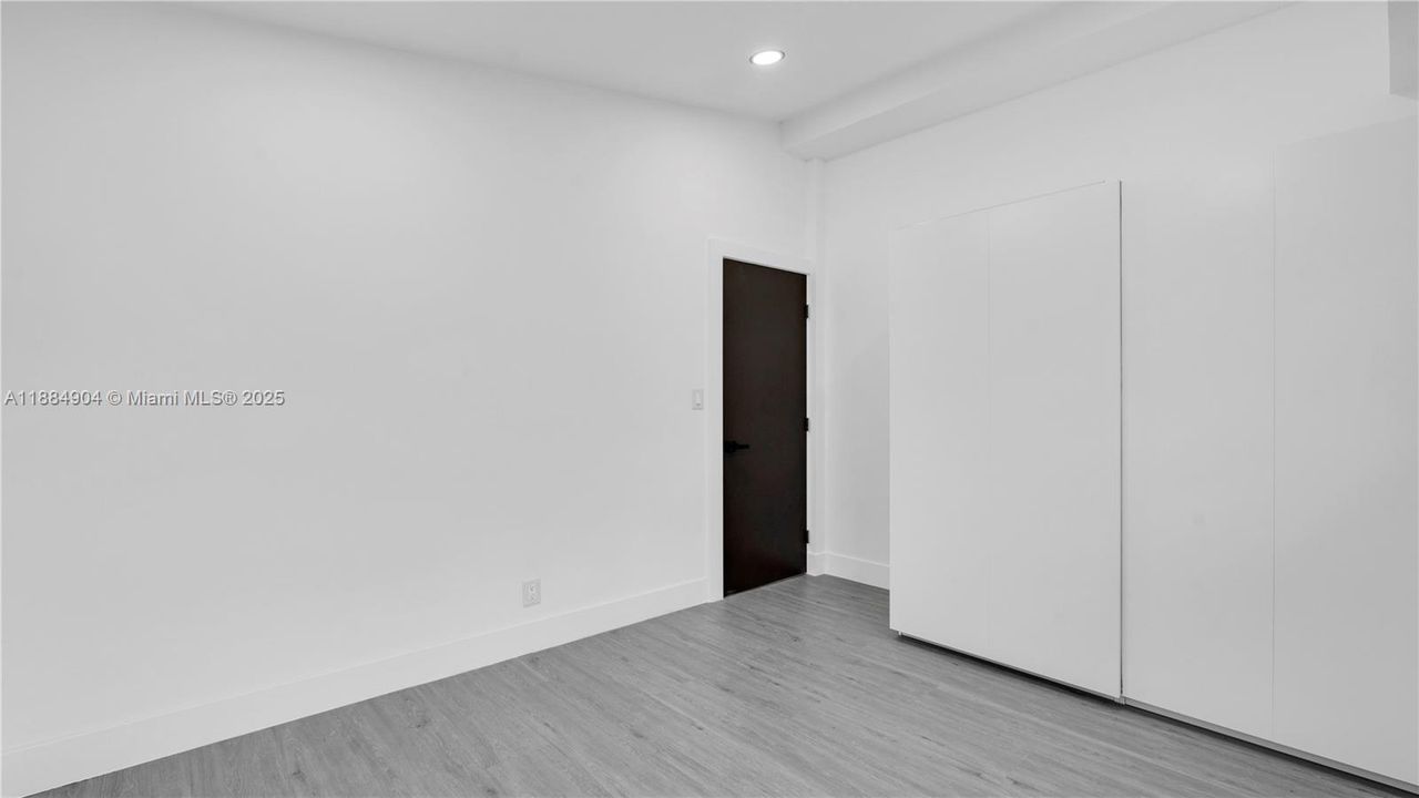 Recently Rented: $5,950 (5 beds, 3 baths, 2353 Square Feet)