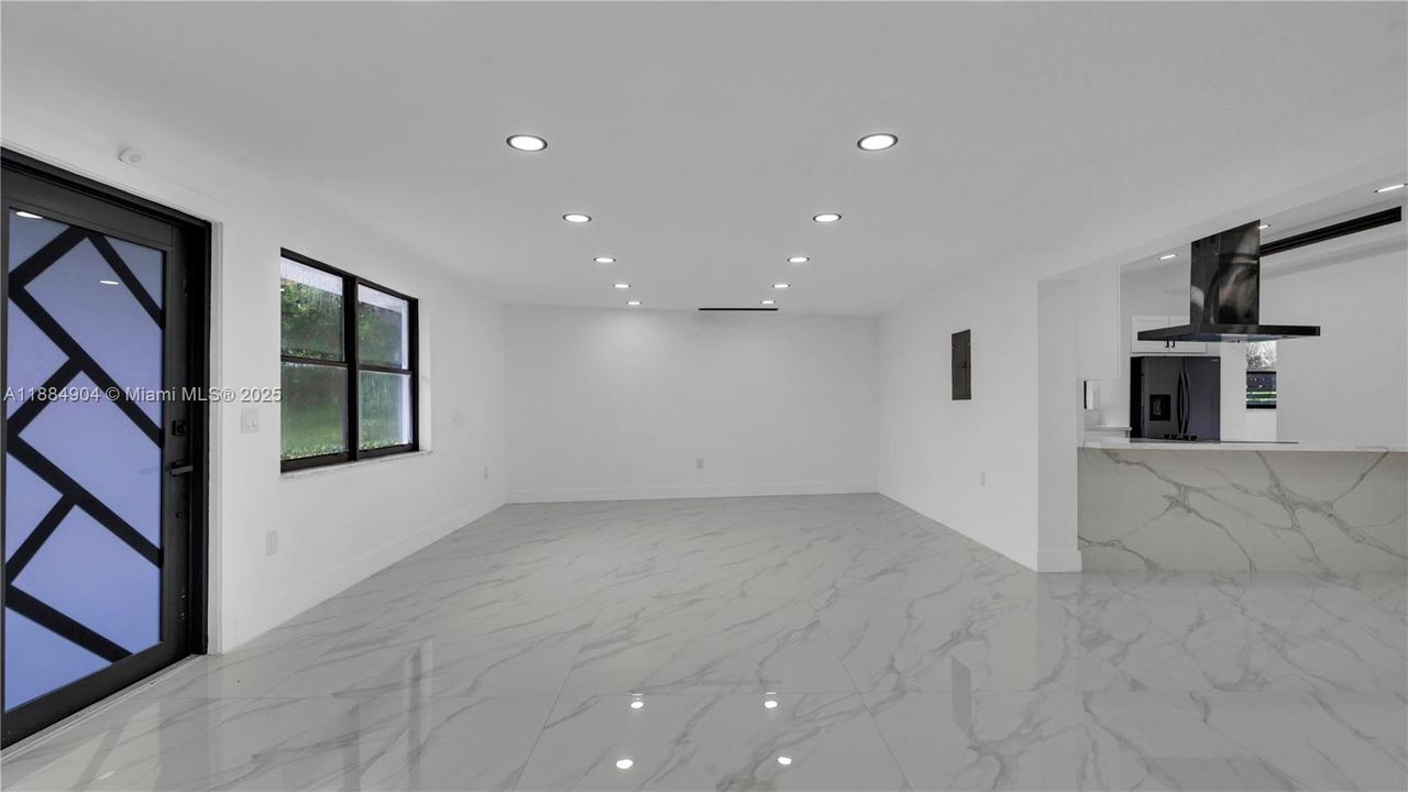 Recently Rented: $5,950 (5 beds, 3 baths, 2353 Square Feet)