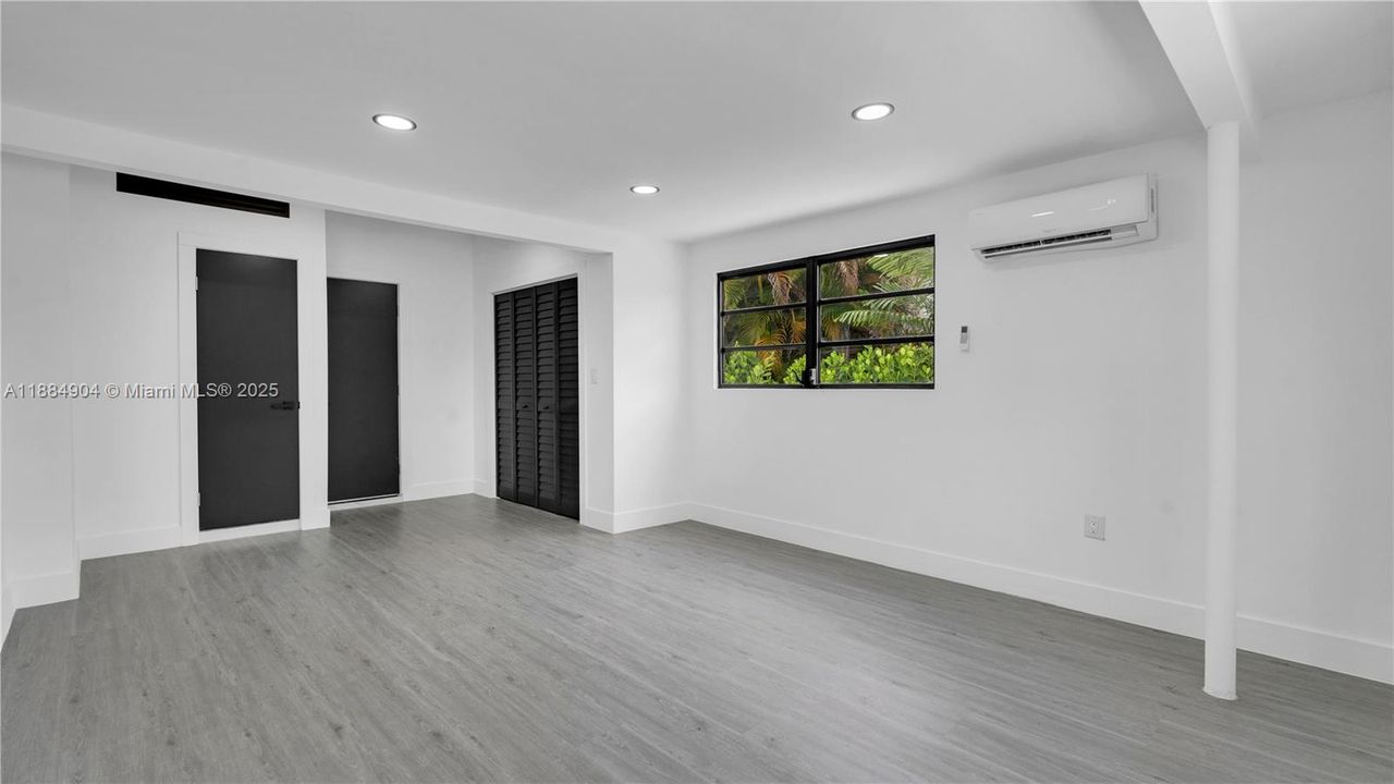 Recently Rented: $5,950 (5 beds, 3 baths, 2353 Square Feet)