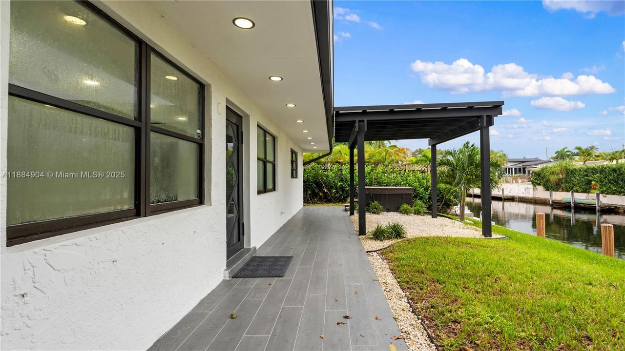 Recently Rented: $5,950 (5 beds, 3 baths, 2353 Square Feet)