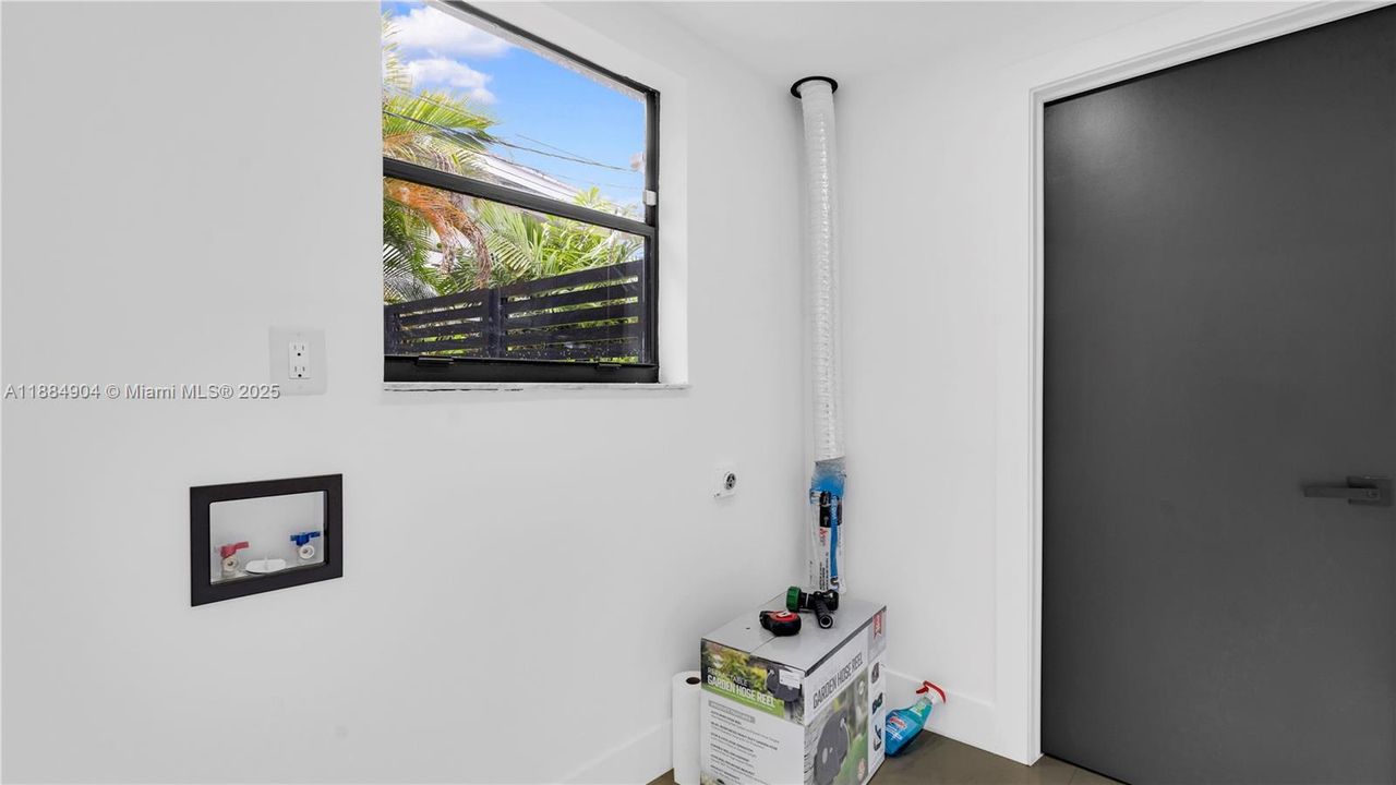 Recently Rented: $5,950 (5 beds, 3 baths, 2353 Square Feet)