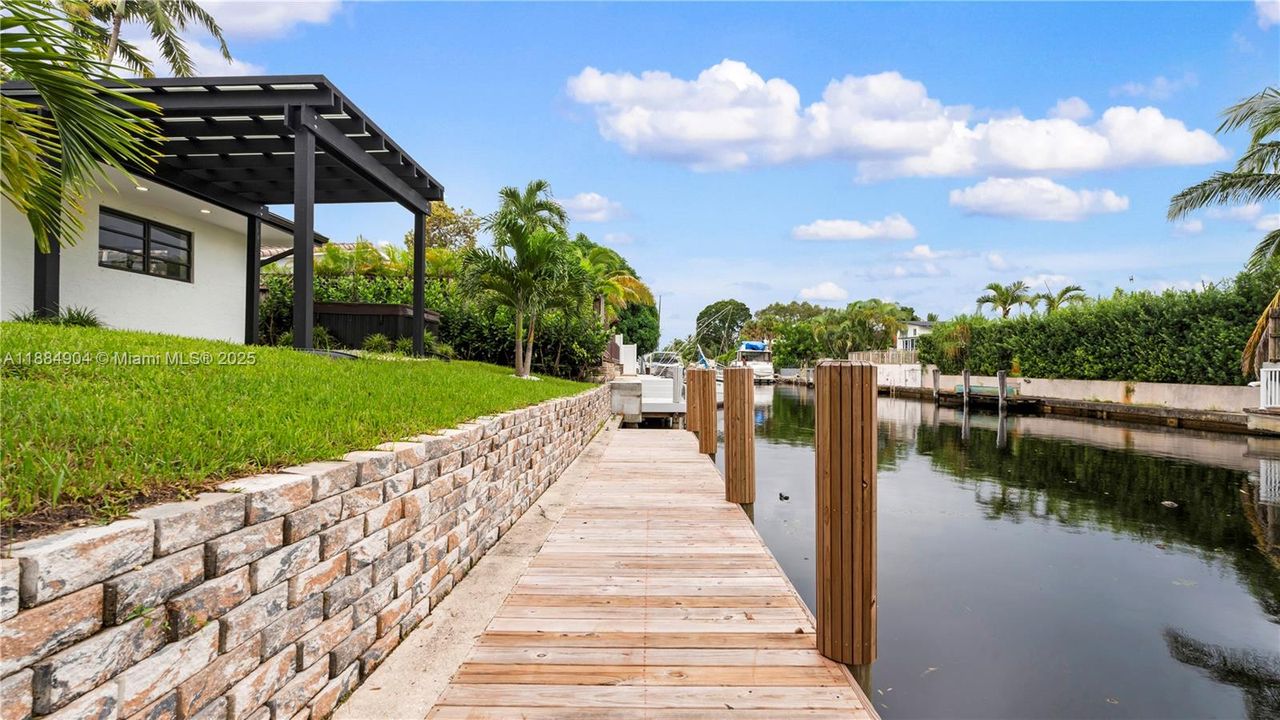 Recently Rented: $5,950 (5 beds, 3 baths, 2353 Square Feet)