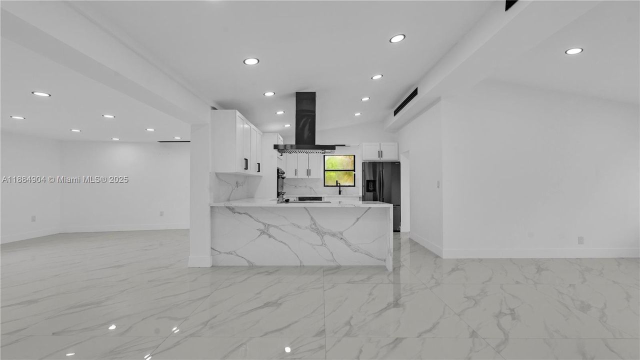 Recently Rented: $5,950 (5 beds, 3 baths, 2353 Square Feet)