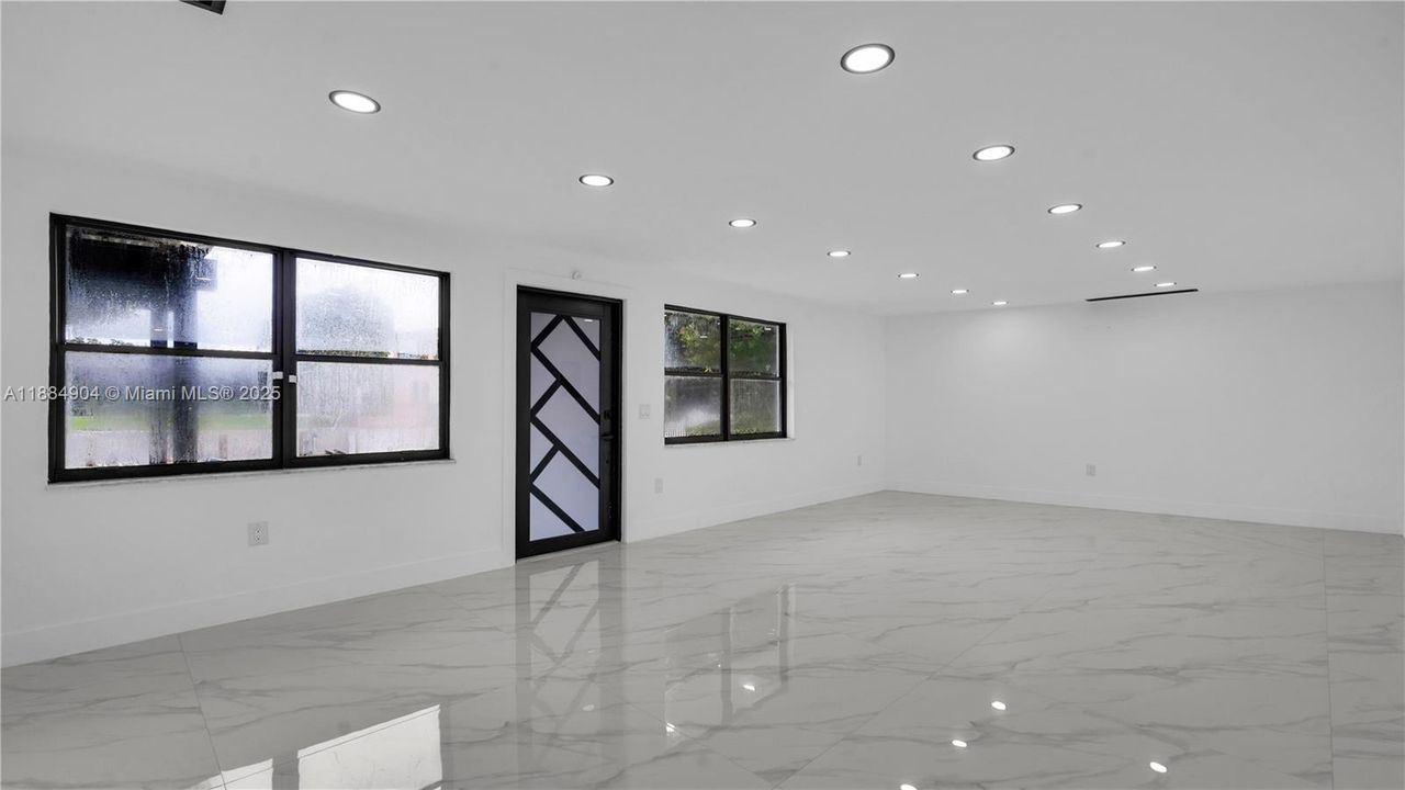 Recently Rented: $5,950 (5 beds, 3 baths, 2353 Square Feet)