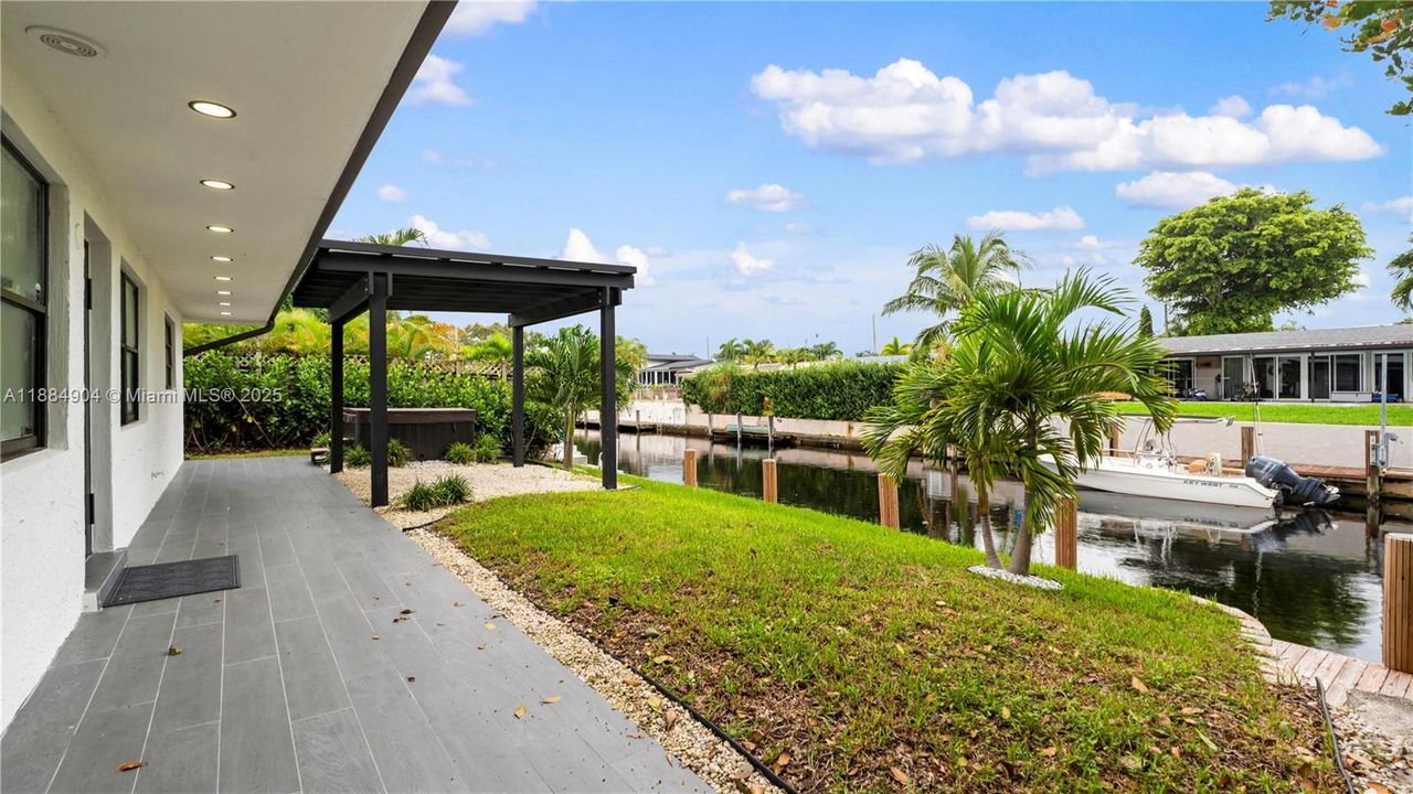 Recently Rented: $5,950 (5 beds, 3 baths, 2353 Square Feet)