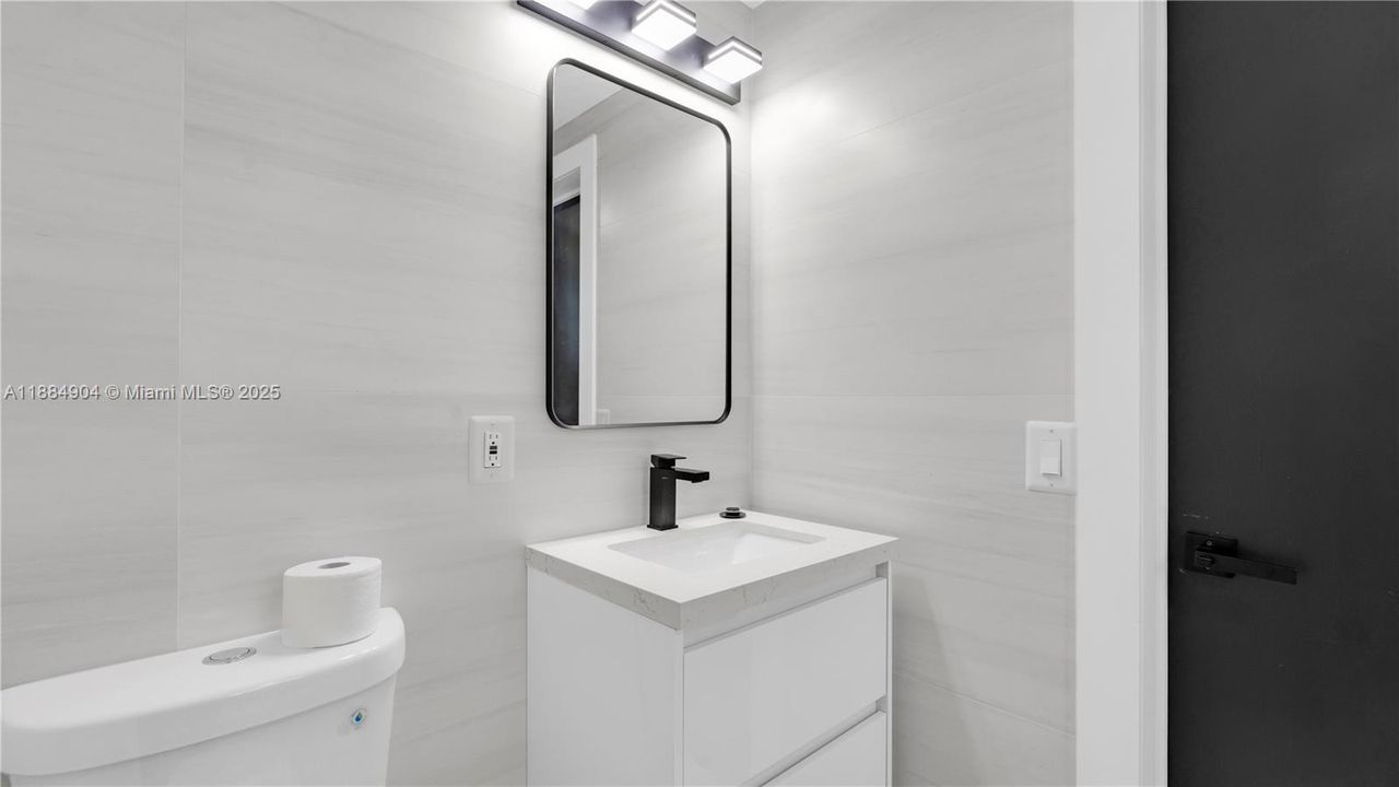 Recently Rented: $5,950 (5 beds, 3 baths, 2353 Square Feet)