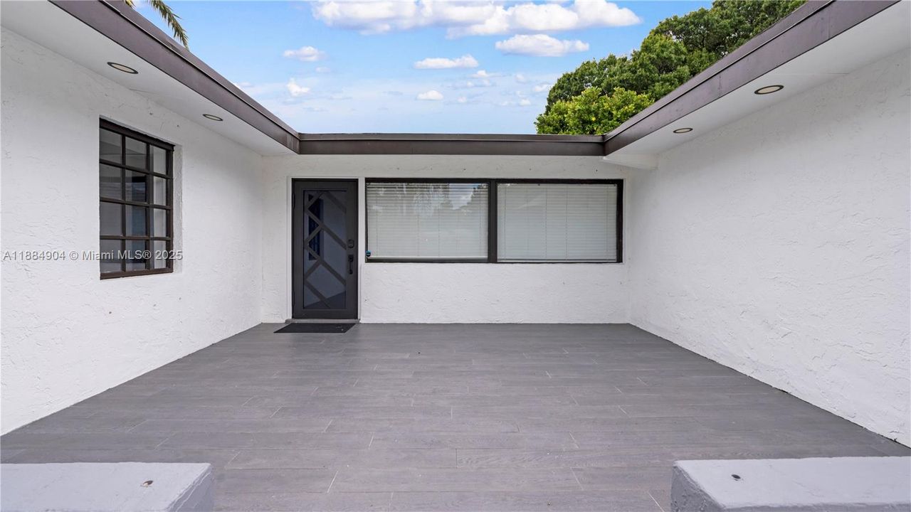 Recently Rented: $5,950 (5 beds, 3 baths, 2353 Square Feet)