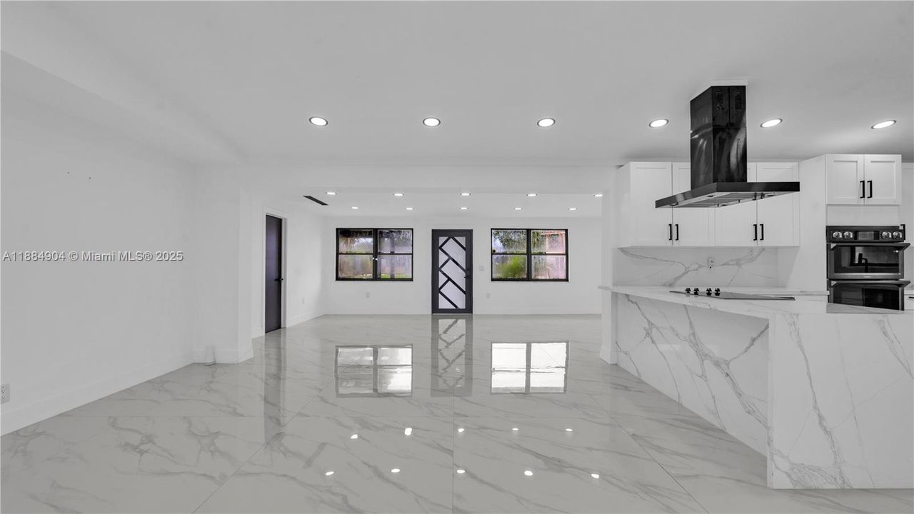 Recently Rented: $5,950 (5 beds, 3 baths, 2353 Square Feet)