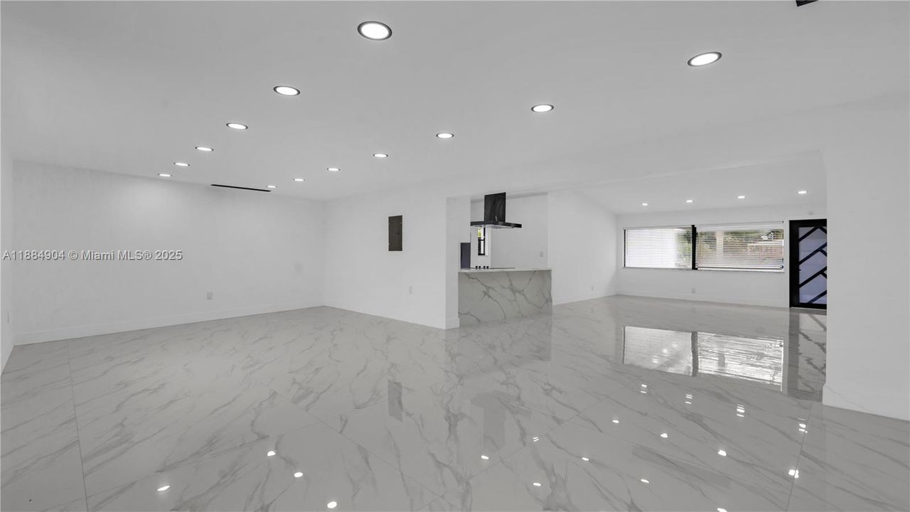 Recently Rented: $5,950 (5 beds, 3 baths, 2353 Square Feet)