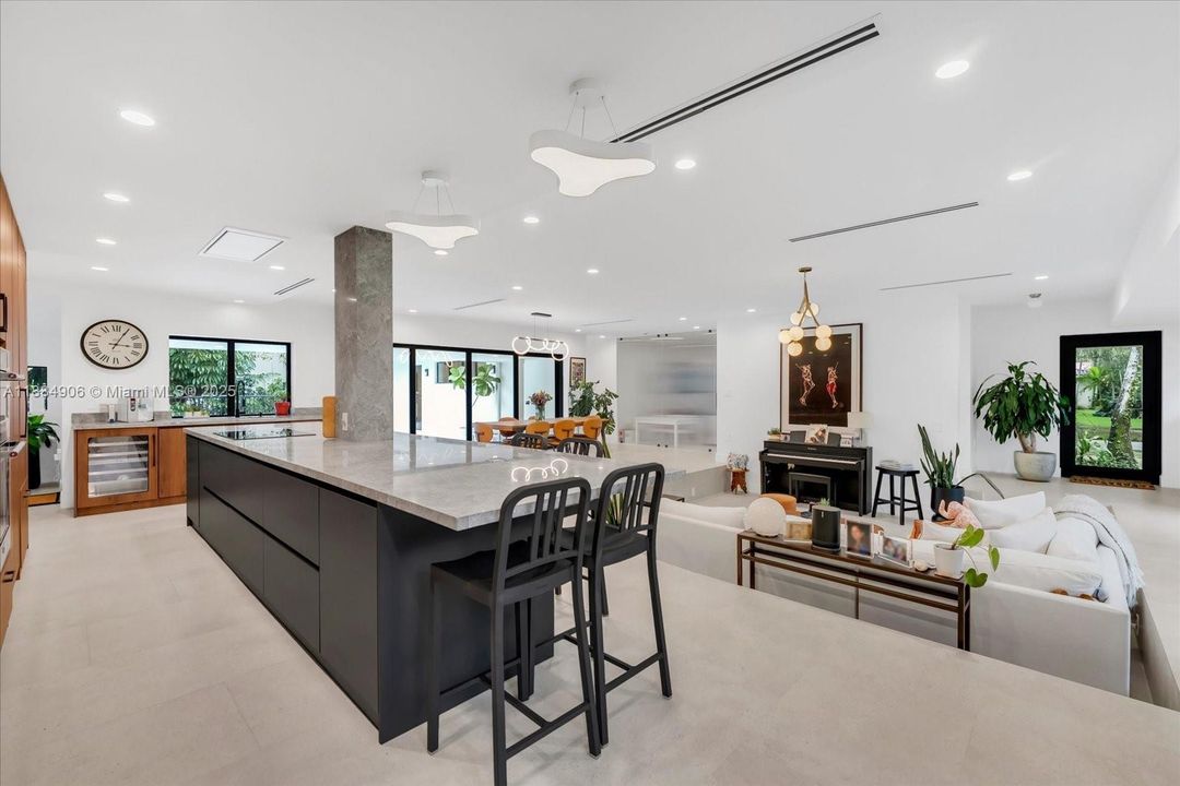 待售: $3,650,000 (5 贝兹, 5 浴室, 2888 平方英尺)