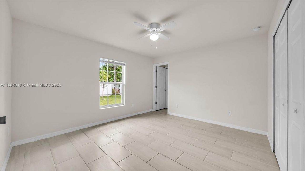 В аренду: $1,750 (3 спален, 2 ванн, 1200 Квадратных фут)