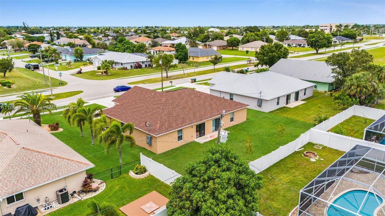 В аренду: $1,750 (3 спален, 2 ванн, 1200 Квадратных фут)