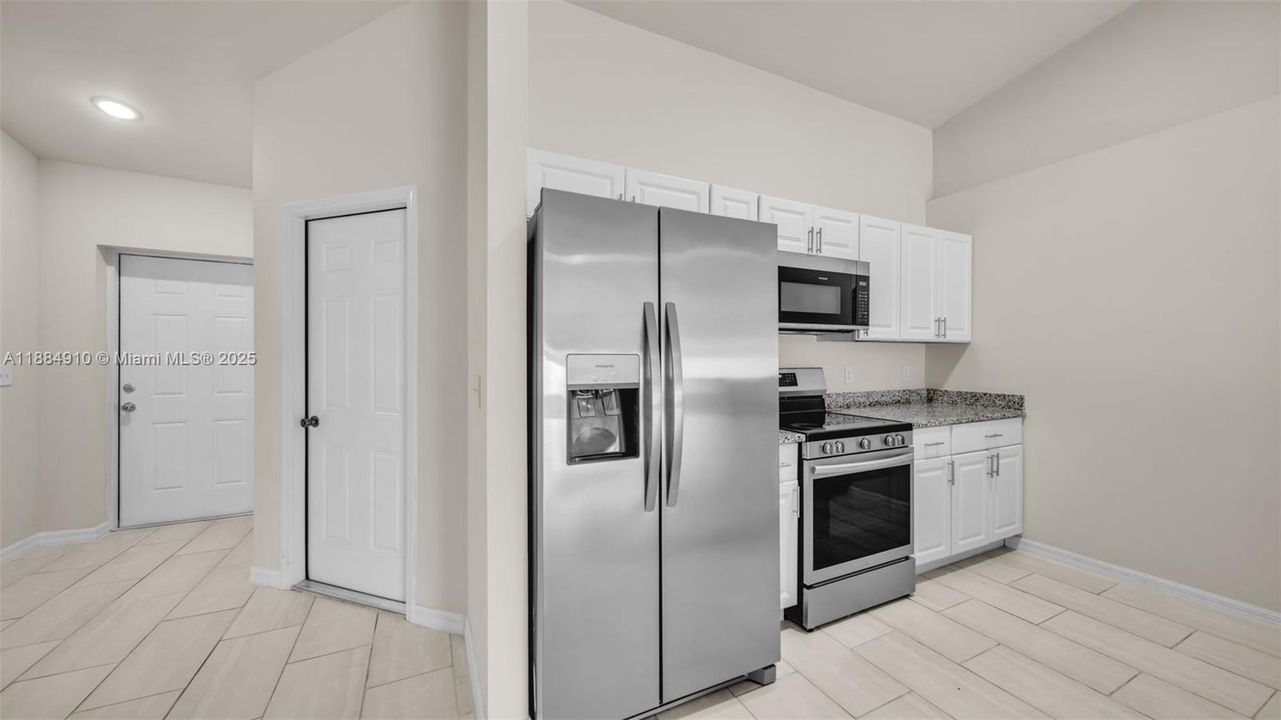 В аренду: $1,750 (3 спален, 2 ванн, 1200 Квадратных фут)