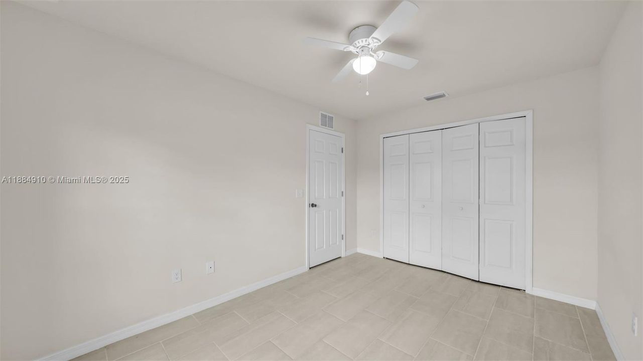 В аренду: $1,750 (3 спален, 2 ванн, 1200 Квадратных фут)