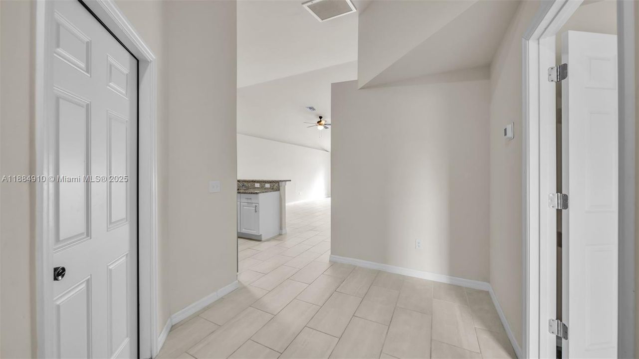 В аренду: $1,750 (3 спален, 2 ванн, 1200 Квадратных фут)