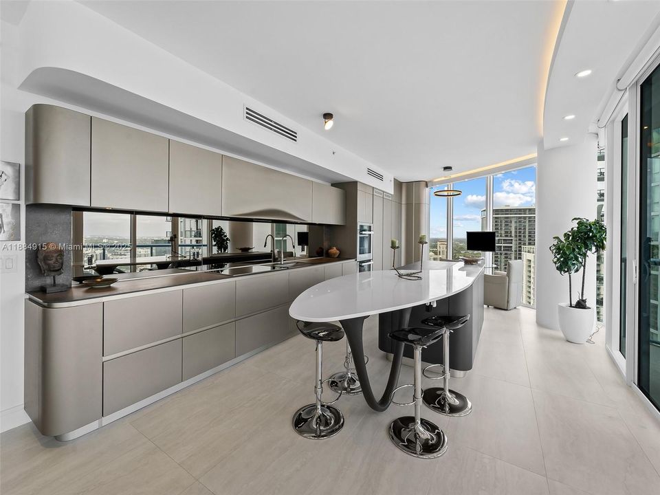 Недавно продано: $2,650,000 (3 спален, 3 ванн, 2726 Квадратных фут)