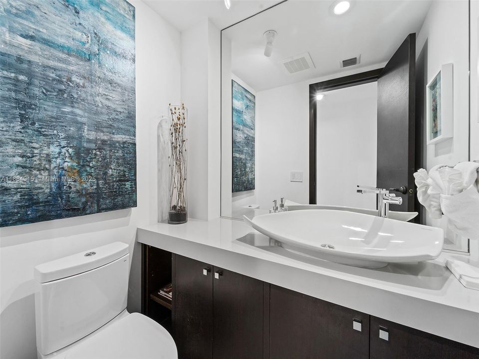 Недавно продано: $2,650,000 (3 спален, 3 ванн, 2726 Квадратных фут)