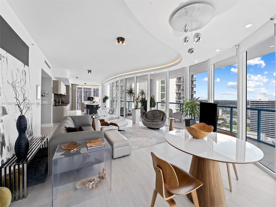 Недавно продано: $2,650,000 (3 спален, 3 ванн, 2726 Квадратных фут)