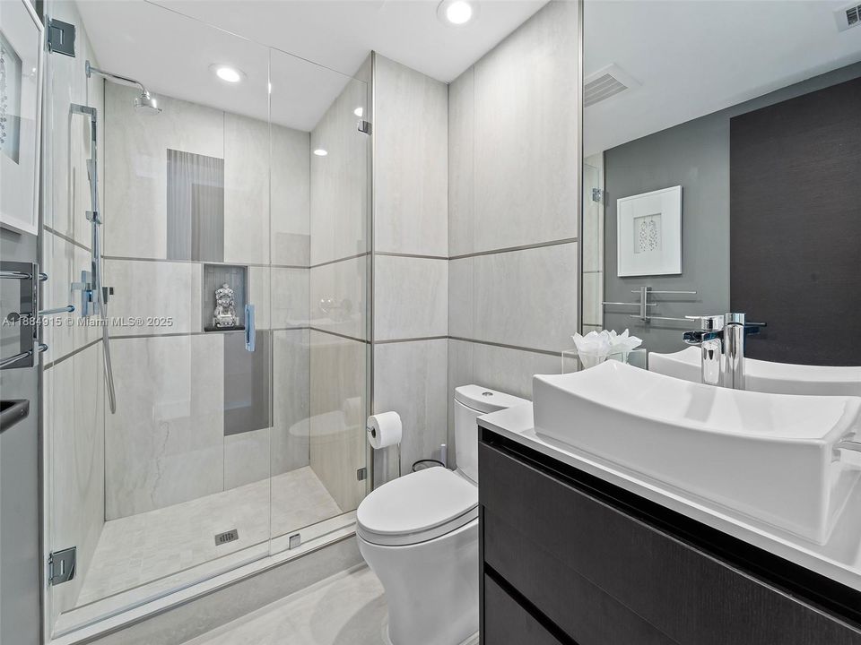 Недавно продано: $2,650,000 (3 спален, 3 ванн, 2726 Квадратных фут)