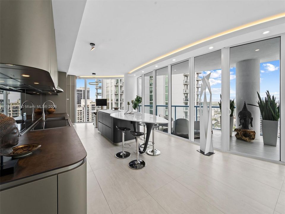 Недавно продано: $2,650,000 (3 спален, 3 ванн, 2726 Квадратных фут)