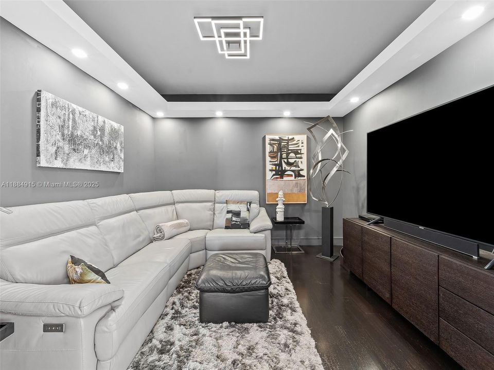 Недавно продано: $2,650,000 (3 спален, 3 ванн, 2726 Квадратных фут)