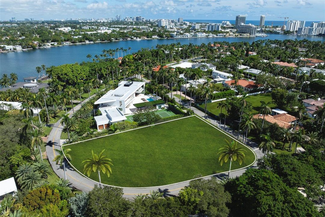 For Sale: $10,400,000 (0.59 acres)