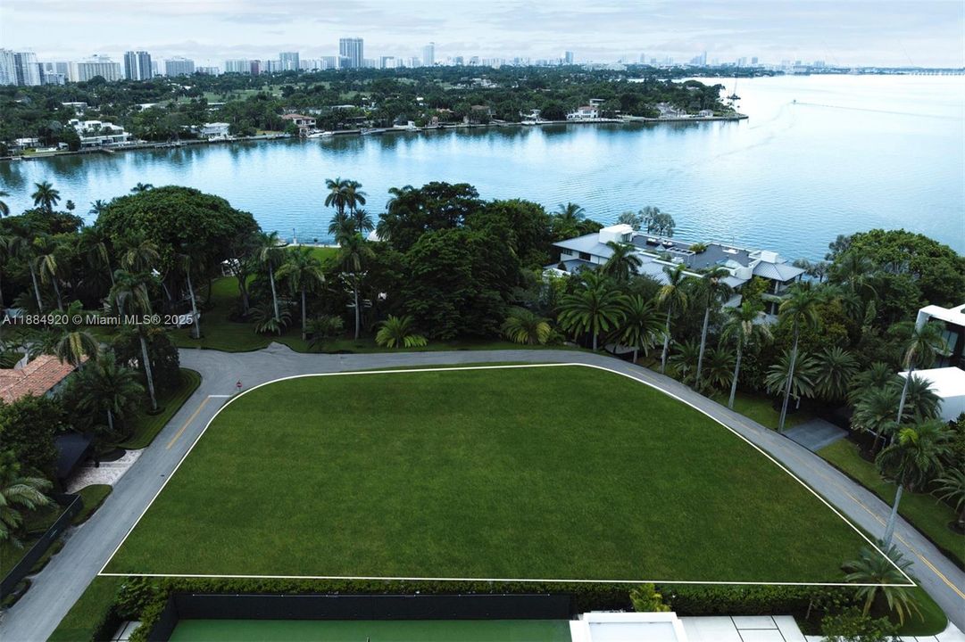 For Sale: $10,400,000 (0.59 acres)