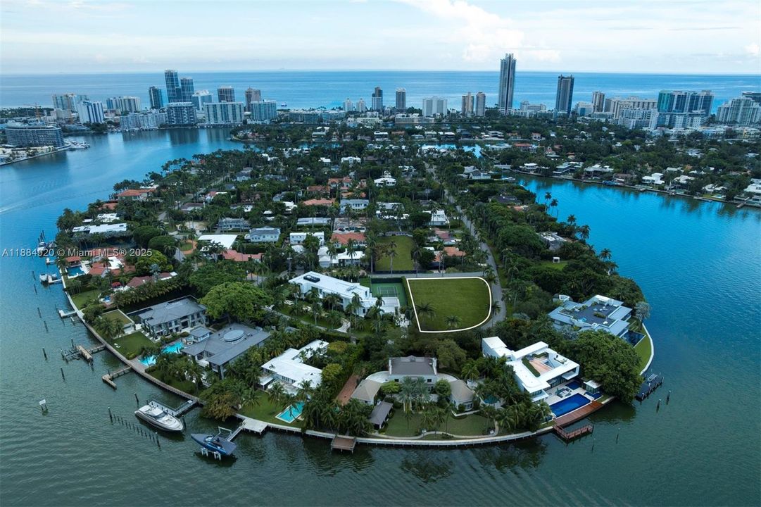 For Sale: $10,400,000 (0.59 acres)