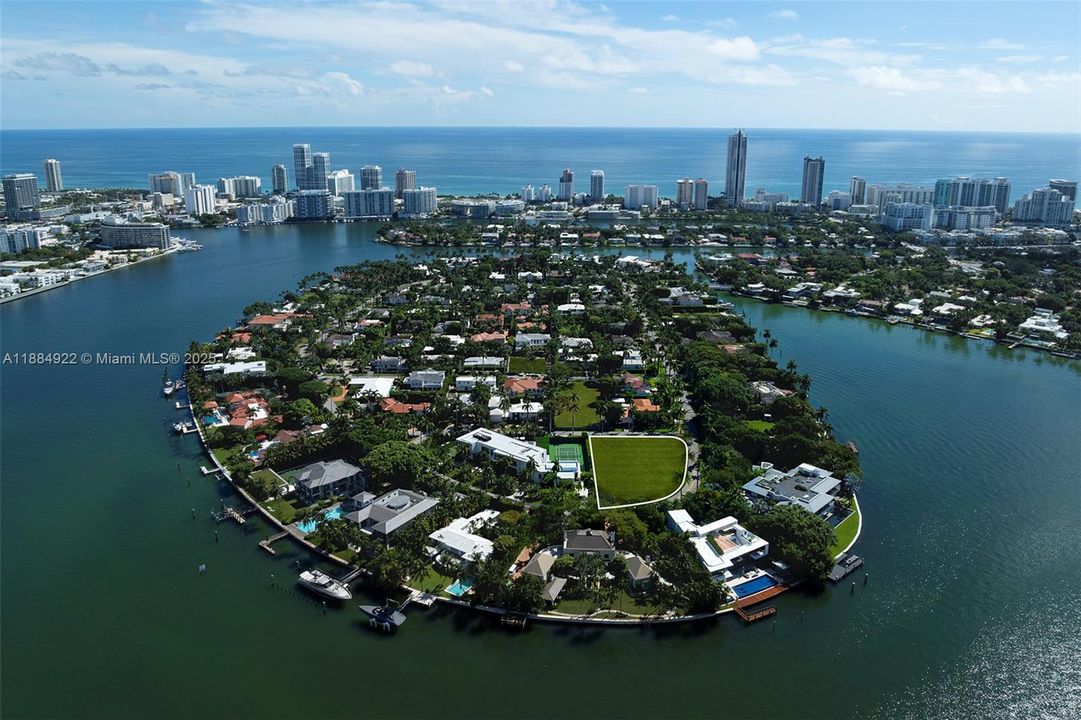 На продажу: $17,400,000 (7 спален, 7 ванн, 0 Квадратных фут)