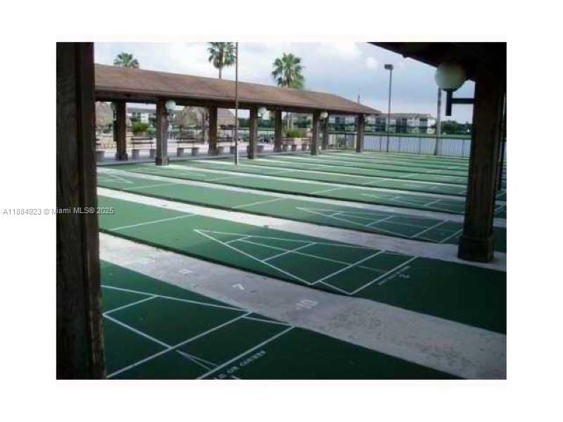 待售: $107,950 (1 贝兹, 1 浴室, 811 平方英尺)