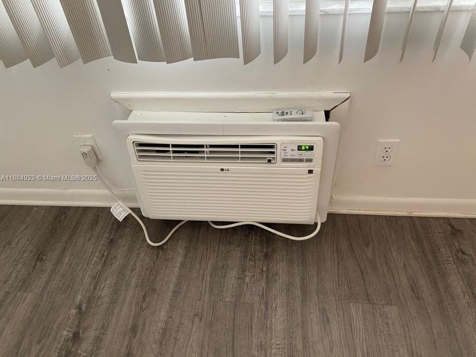 待售: $107,950 (1 贝兹, 1 浴室, 811 平方英尺)